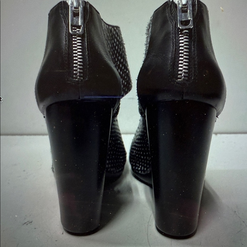 Balenciaga Black Heeled Ankle Boots with Textured Design - Picture 4 of 11